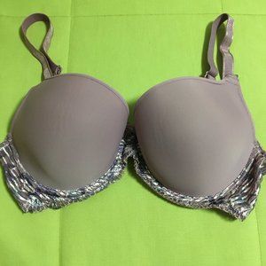 WACOAL BRA NWOT, SIZE 36C, SO CUTE.